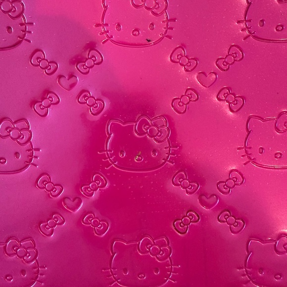 Hello Kitty Embossed Pink Case - Picture 4 of 8